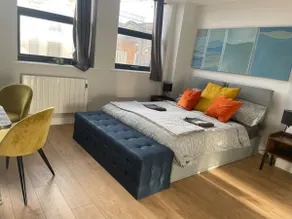 Market Haven Kingsize Studios Town Centre with Netflix, Business & Leisure travellers, multiple units available - Image 3