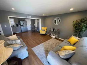 Cozy 4 bedroom House 2.5 bath - Image 2