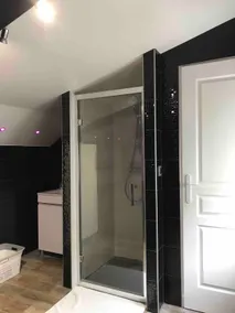 Love nest with private hot tub – on the outskirts of Paris - Image 4