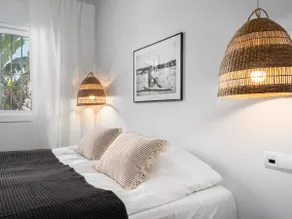 FRESH Renovated 2 bed Apt in best location RDR236 - Image 5