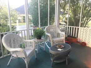 Room w/ private entrance/sitting porch $0 cleaning - Image 5