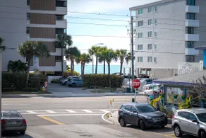 Gulf Views Across The Street From Beach Access - Image 4