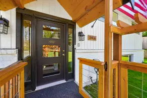 Large custom home within walking distance to lake - Image 3