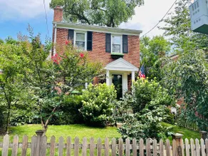 Family Friendly Retreat + Outdoor Patio + Parking - Image 3
