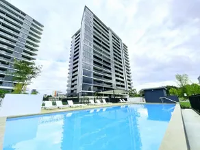 New comfy sunny apart with views-Gym Pool Netflix! - Image 3