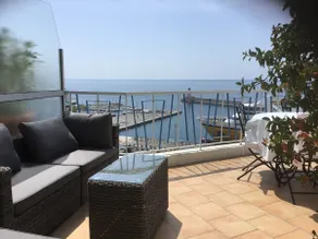 Rare, top floor terrace overlooking the sea - 2/4 p - Image 2