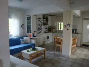 Wonderful house with private garden - Image 2
