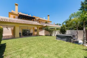 FAIRWAY VILLA SAN ROQUE - Image 2