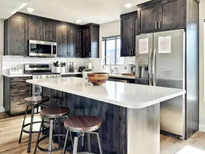 Breathtaking Zion Views! Modern Upstairs Suite - Image 2