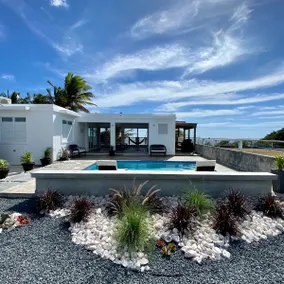 MikaLuka Beachhouse / Private Pool/ Beachfront - Image 5
