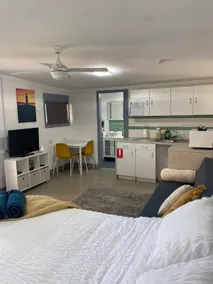 Self Contained Backyard Studio Guesthouse(1 night) - Image 4