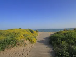 Sand, sea and sun close to Barcelona - Image 3