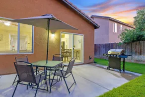 3 BR Visalia Home - Great Neighborhood - fast WiFi - Image 5