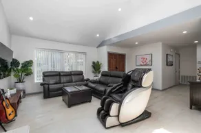 Leisure House with 5BDR & 3BA Perfect for 11! - Image 3
