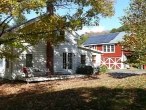 the farmhouse suite @barn & bike - Image 5