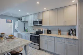 Charming Central 2BR | Courtyard | Pet Friendly - Image 3