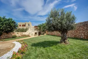 Ta Menzja Villa, Luxury Villa in Central Location - Image 3