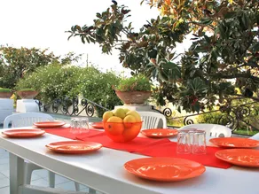 Villa Iolanda ”Blu” a stone's throw from the sea - Image 4