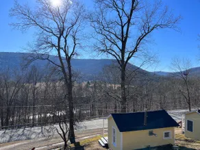 Charming, Renovated Mountain Cabin, Cabin 105 - Image 5