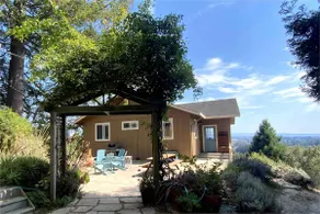 Magical hilltop 3-bedroom with spectacular views - Image 2