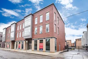Best-of-the-Best in OTR, FREE Parking! - Image 4
