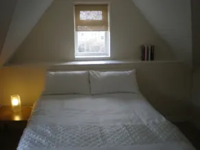 2 bedroom apartment with park view - Image 5