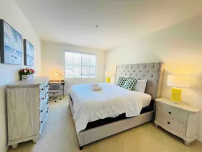 Luxury 2BR 2BA Hotel-Style Apartment/Pool Near Irvine - Image 3
