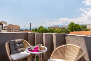 Deluxe Apartment Marina with a private parking - Image 3