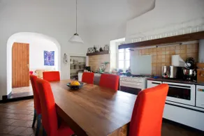 Country house with terrace 15 minutes from the sea - Image 3