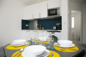 2-room apartment with parking – Downtown on foot and 5-room apartment just around the corner! - Image 3