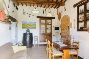 Girasole Cottage overlooking the Orcia valley in Tuscany - Image 5