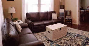 Small Town Family friendly & SMOKE-FREE - Sleeps 6 - Image 4