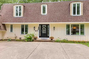 Avon Lake - Recent Remodeled & Spacious Charming 2BR Beach Home - Image 3