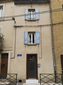 A charming little house in the heart of the city - Image 5