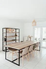 Spacious, bright house with beautiful veranda and garden - Image 4