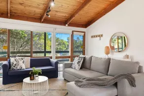 Sunset Beach House near the Clifftops - Image 2