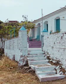 Iliana's courtyard - Image 2