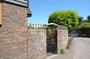 Two bedroom cottage in the heart of Rye with private parking. - Image 3