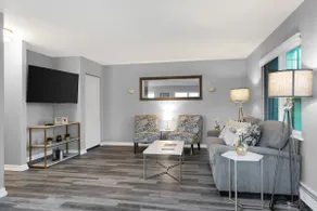 New remodeled unit next to Downtown at Westchester - Image 2