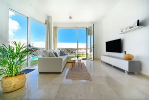 Villa in San Bartolomé with Private Pool - Image 5