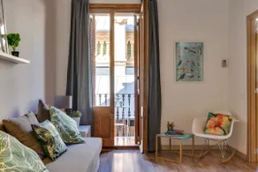 Charming & Convenient Apartment Near Plaza Espanya - Image 4