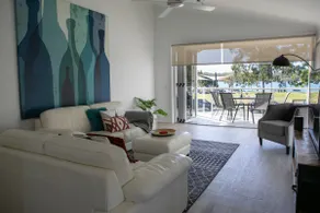 Riverside Townhouse w/ pool by Stay Noosa - Image 2