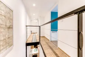 ⛲ Downtown 🛌 3 Bedrooms 🚘 Garage 🎨 The Pantone - Image 2