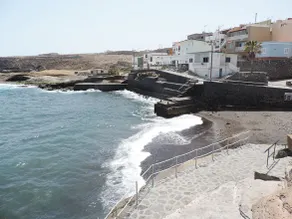 Classic Apartment close to the sea near Airport - Image 2