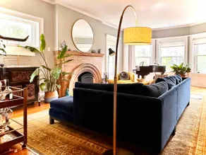 At Home on the Hudson - Image 4