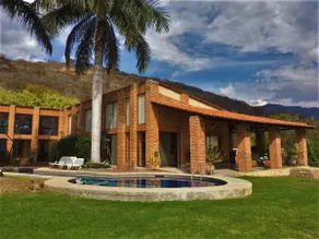 Exclusive and luxurious villa with a view of Lake Chapala - Image 3
