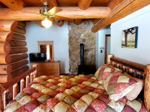 Uphill Lodge Luxury Log Cabin, Amish Country, OH - Image 4
