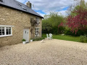 Prettiest Cottage, Near Bampton, Oxfordshire - Image 4