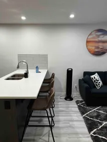 The Waterfront cozy 1 bd suite in Rockland Park, Tuscany NW - Image 4
