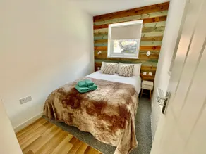 The Corner House -Town Centre cosy 2 bed apartment - Image 2